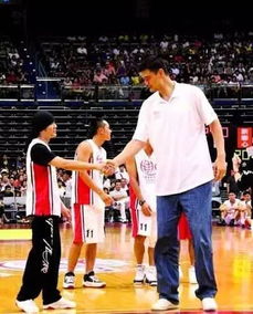 和姚明合照,周杰倫一臉?gòu)尚?馬云被秒楊冪最聰明