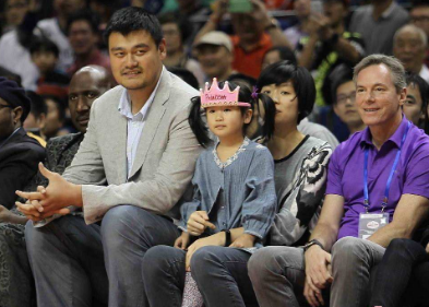 姚明女兒是美國國籍,記者當眾質疑,姚明的回答,讓所有人稱贊