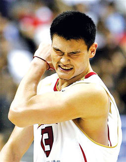 波隊球員否認靠裁判獲勝 姚明的憤怒難救中國隊