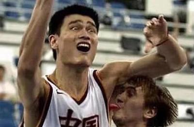 姚明最想刪除的三張圖片,比表情包更令人捧腹,最后一張最尷尬