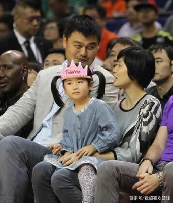 姚明因女兒國(guó)籍問(wèn)題被指不愛(ài)國(guó),幾句話霸氣回應(yīng),質(zhì)疑者閉上了嘴