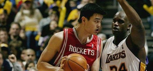 姚明巔峰時期有多牛?拒絕三份上億合同,火箭老板出面仍我行我素