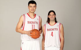 火箭媒體日官方宣傳照 姚明復(fù)出展笑容