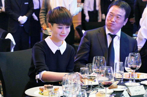 海清穿高跟與姚明合影 網(wǎng)友 郭敬明請(qǐng)來(lái)報(bào)仇的