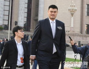 電影人亮相兩會(huì)引關(guān)注 成龍馮小剛陳凱歌將提案