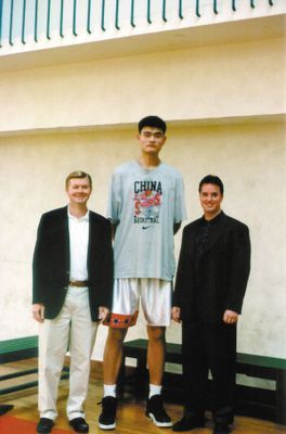 姚明生涯回顧:一舉一動都能代表中國籃球歷史