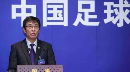 姚明開始用大學生用年輕人,讓人渾身舒坦,男足一直在夢游