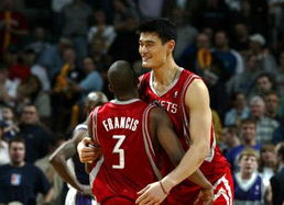 弗朗西斯開辦服裝廠 自產自銷給姚明設計服裝