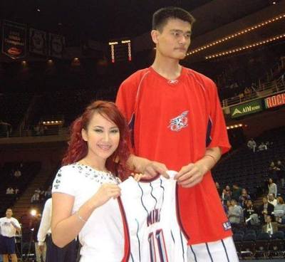 姚明當選狀元到底有多轟動,兩個大國元首特地接見姚明,中國驕傲