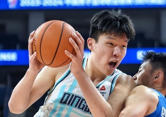 260斤籃球巨人征服cba,姚明贊許,nba下一站