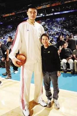 姚明與28個明星合影趣聞 第一張就笑翻眾人！