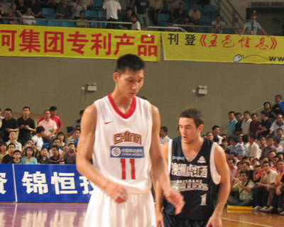 中國男籃次戰(zhàn)子彈隊(duì) 姚明阿聯(lián)獨(dú)霸內(nèi)線顯統(tǒng)治力