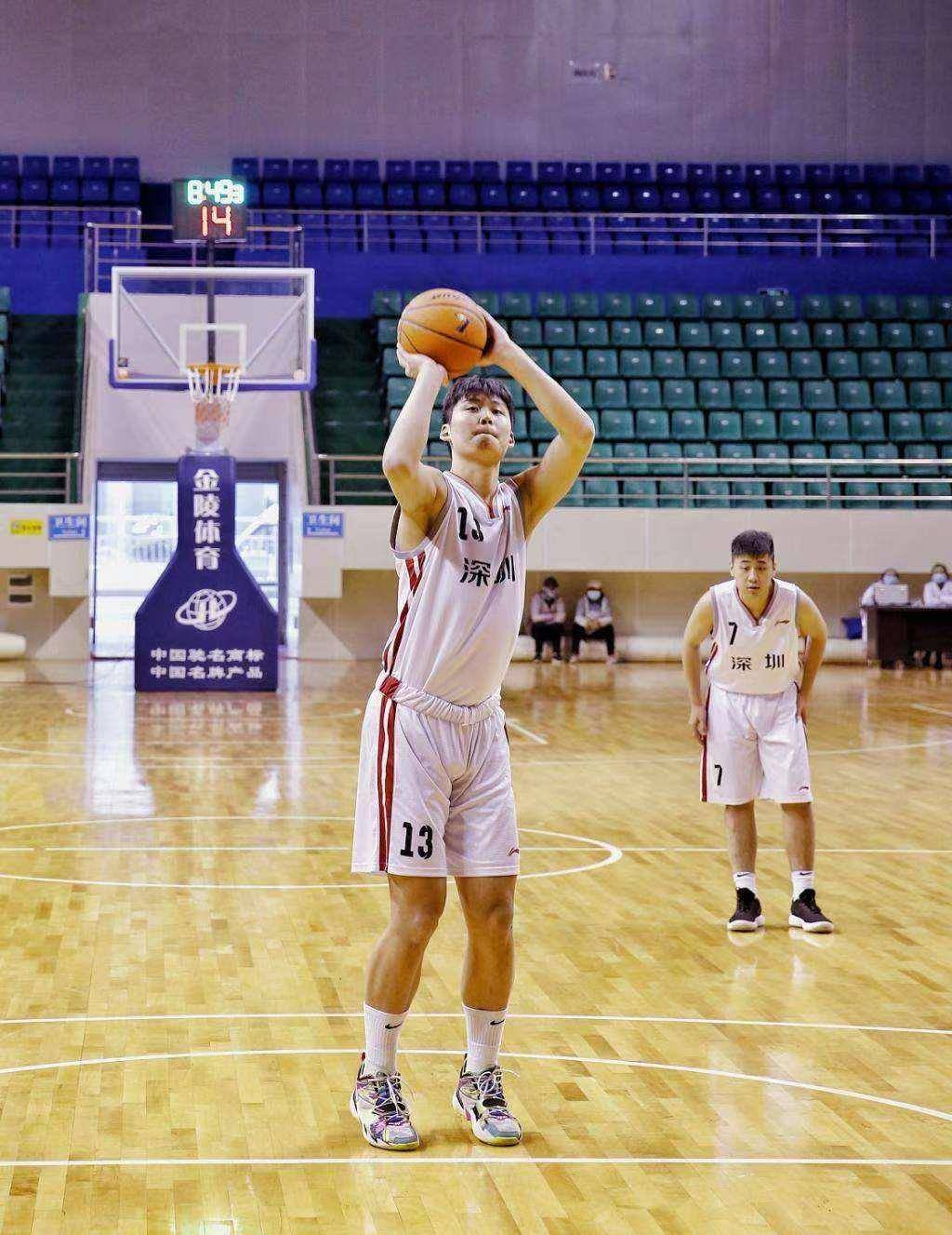 體壇明星出場費(fèi)曝光 易建聯(lián)600萬壓姚明劉翔寧澤濤